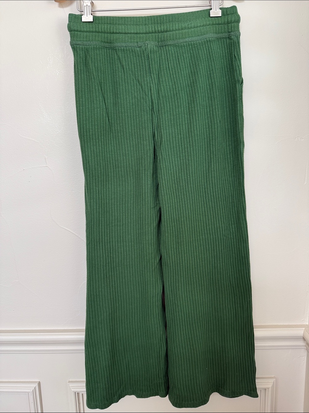Beyond Yoga Green Ribbed Tank & Bottom Set - Picture 3 of 8